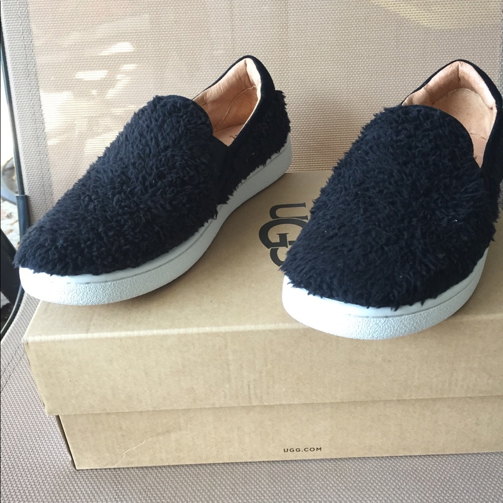 Women ugg black sneakers